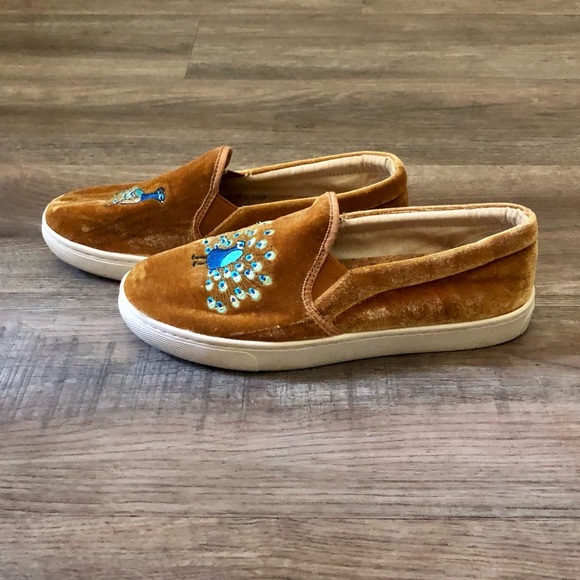 Soludos Gold Velvet Peacock Slip Ons - Picture 3 of 7